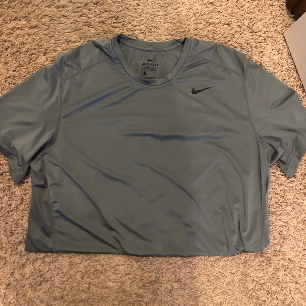 Nike tshirt
